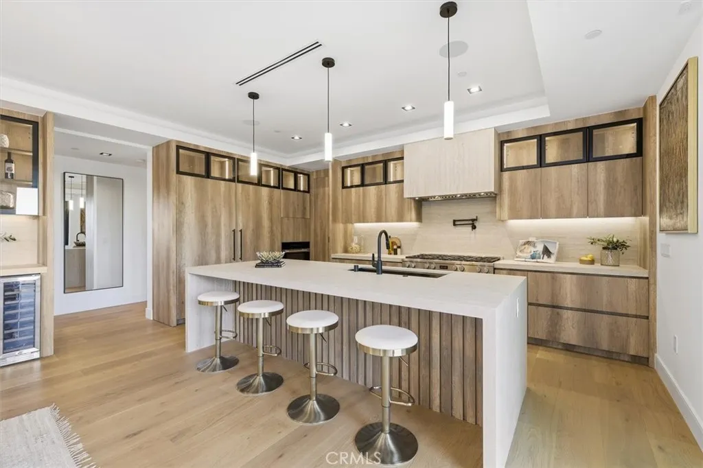 16800 Oak View, Encino, California 91436 home-pic-2